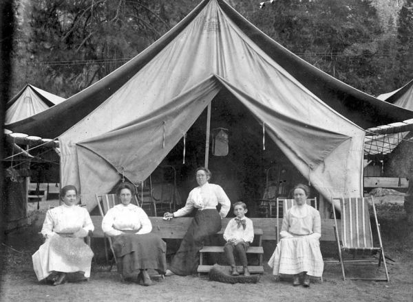 Camping in early 1900s. Merced County Courthouse Museum Collection.