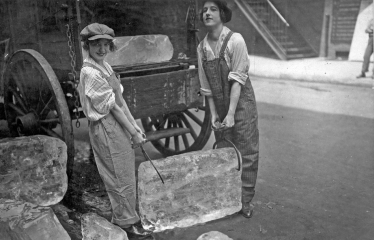 Young women delivering ice, 1918. Photo Courtesy of National Archives