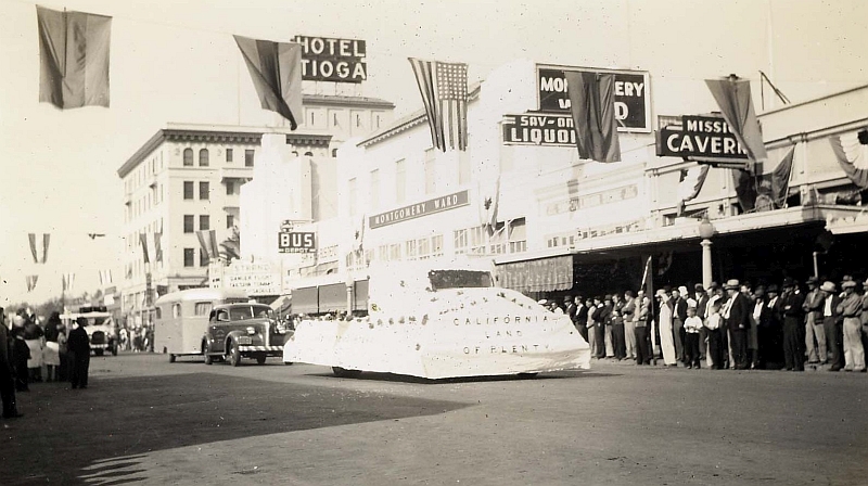 Montgomery Ward Building was remodeled and opened as The MAC in 1996