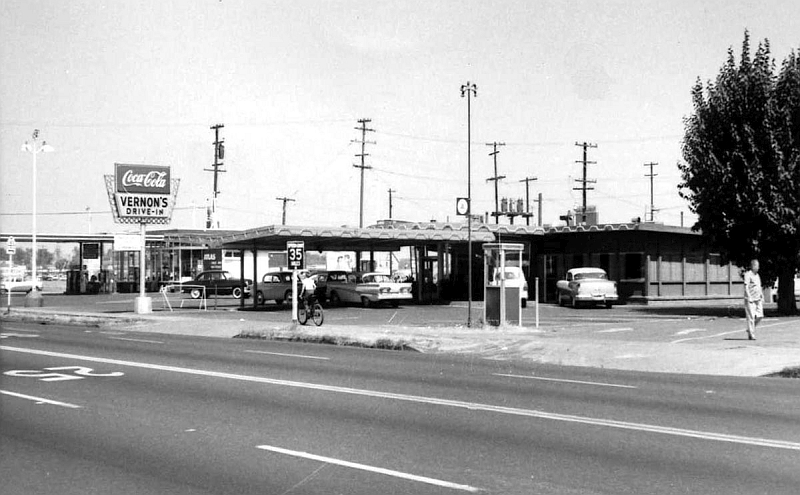 Vernon's Drive-In, 1958
